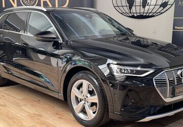 Audi e-tron 14.637 km 35.990 &euro; Rastede/ Wahnbek 26180