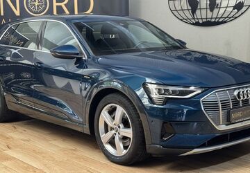 Audi e-tron 48.097 km 27.990 &euro; Rastede/ Wahnbek 26180