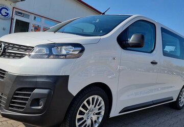 Opel Vivaro Edition M 9-Sitzer Automatik Zafira Life 84.300 km 27.700 &euro; Garrel 49681