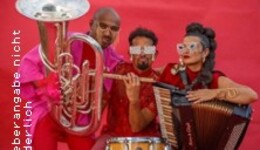 Livia Mattos - Power-Trio aus Brasilien