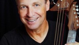Stephan Bormann - Traveler on Guitar