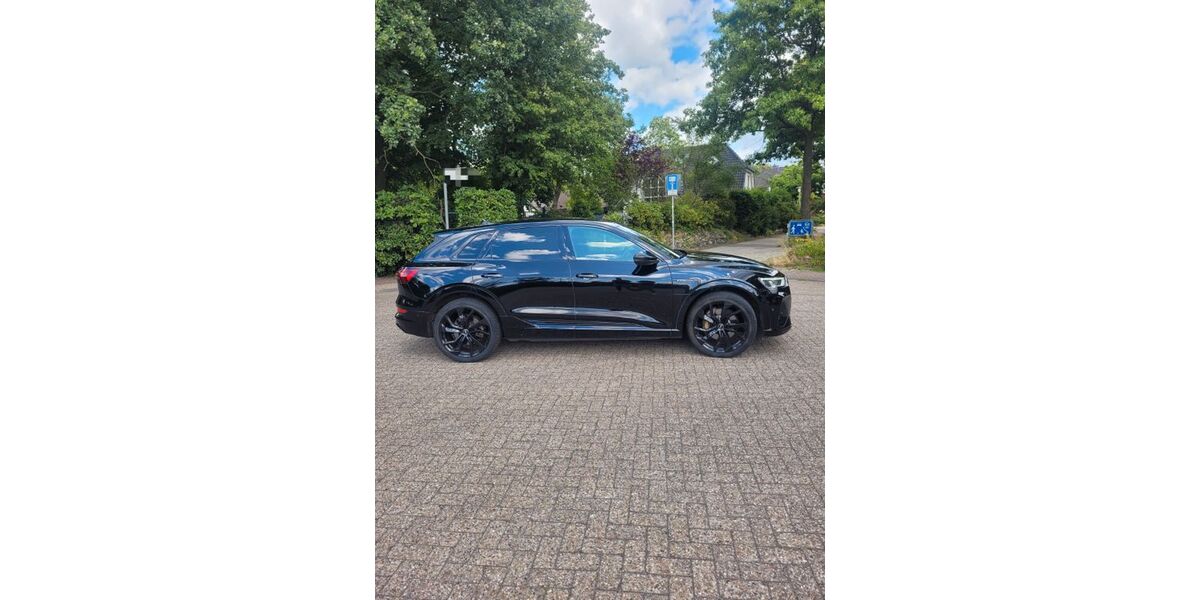Audi e-tron 92.750 km 27.490 &euro; Oldenburg 26125