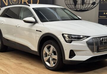 Audi e-tron 48.046 km 29.900 &euro; Rastede/ Wahnbek 26180