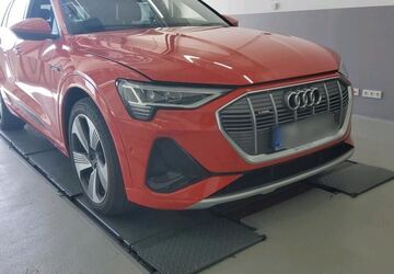 Audi e-tron 51.313 km 32.990 &euro; Rastede/ Wahnbek 26180