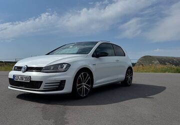 VW Golf 242.758 km 10.699 &euro; Oldenburg 26127